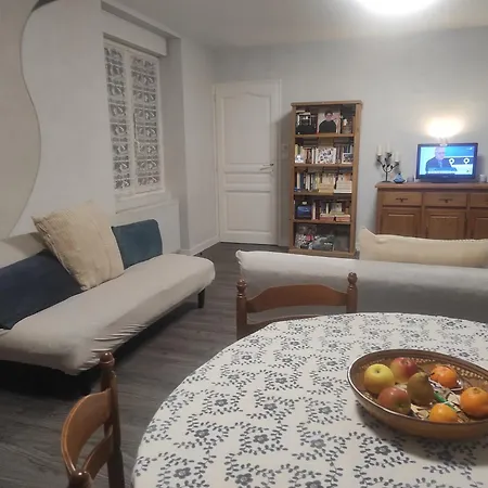 Δωμάτια σε οικογενειακή κατοικία Chez Martine Alba